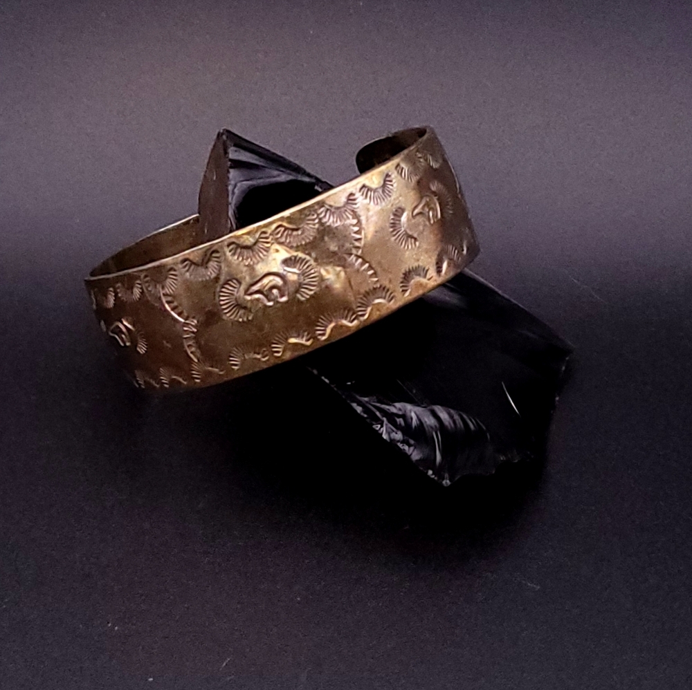 Vintage Navajo Sterling Silver Bear Stamp Cuff Bracelet | Feather Hallmark 37.4g